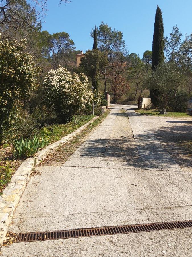 Comorebi Provence Entrecasteaux Exteriér fotografie